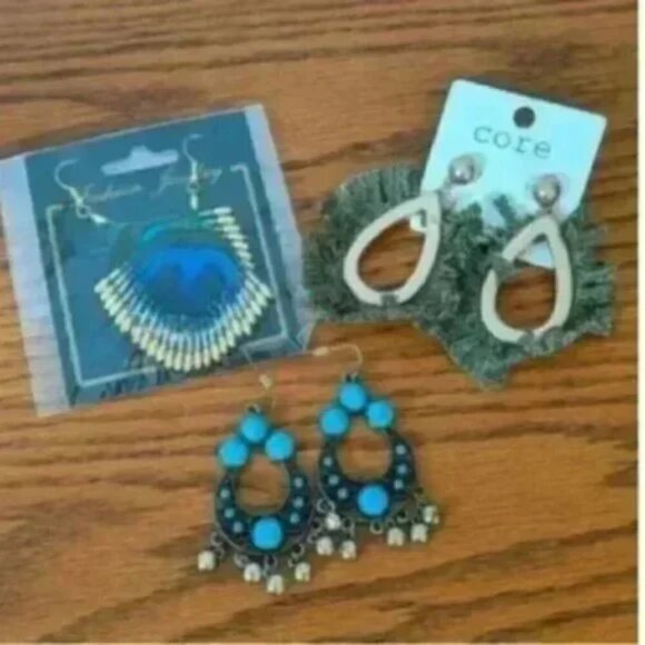 Lot of 3 pairs of Dangle Earrings - Picture 1 of 5